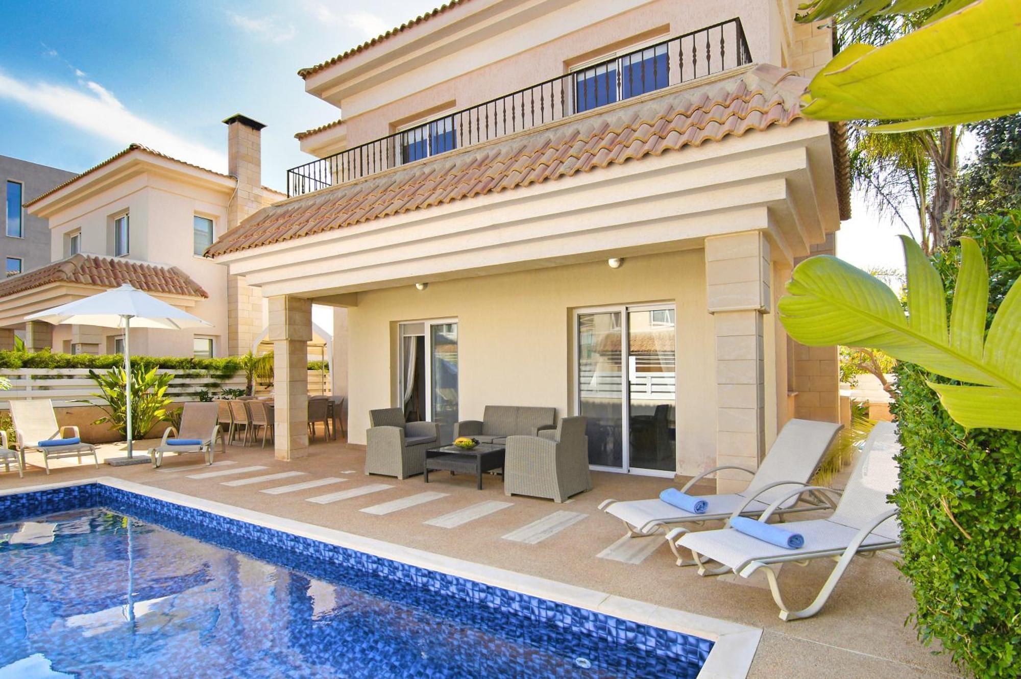 Villa Alyson Paralimni Exterior photo